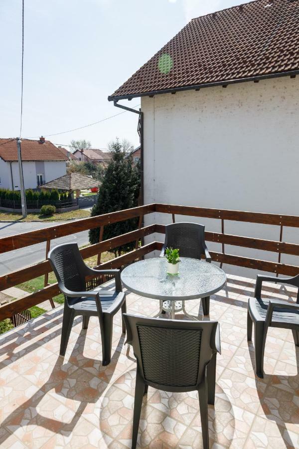 Apartmani Maraton Вуковар Екстер'єр фото