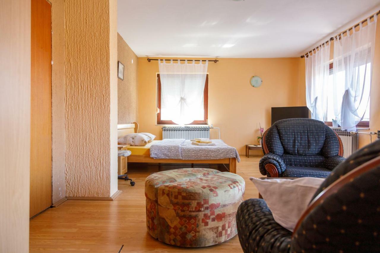 Apartmani Maraton Вуковар Екстер'єр фото